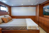 NEREUS | 1969 32m (105′) Classic FEADSHIP Motor Yacht