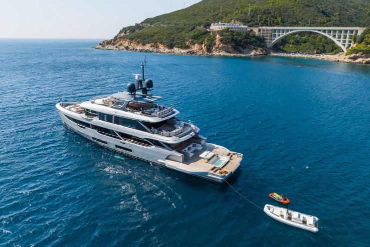 PHOENIX | 2021 40.8m (133.11ft) Oasis 40 Benetti Motor Yacht