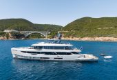 PHOENIX | 2021 40.8m (133.11ft) Oasis 40 Benetti Motor Yacht