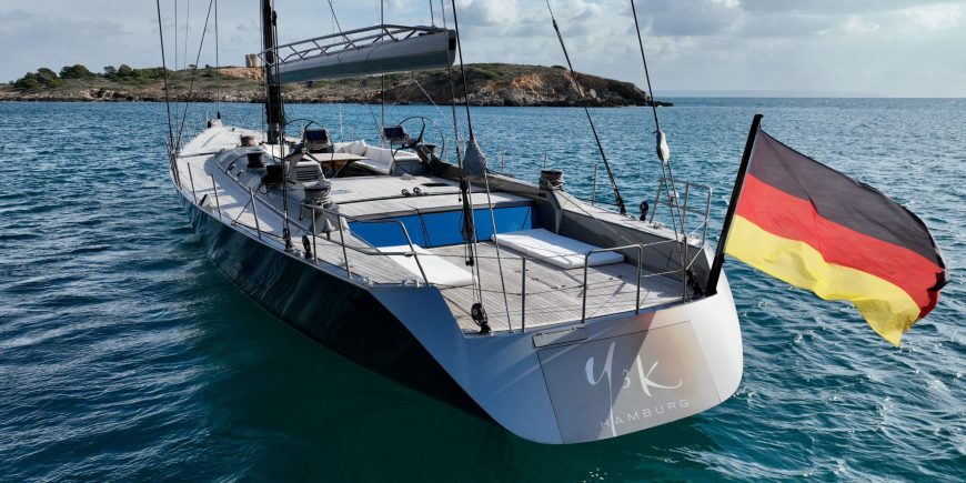 Y3K | 2009 30.5m (100’1″) Cruising Racing Carbon Sailing Yacht built by Italian shipyard WALLY