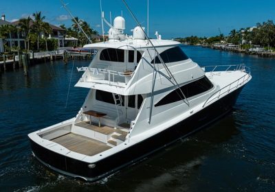 2017-24.38m-80ft-Sportfisher-Motor-Yacht-for-sale-YachtDealz49