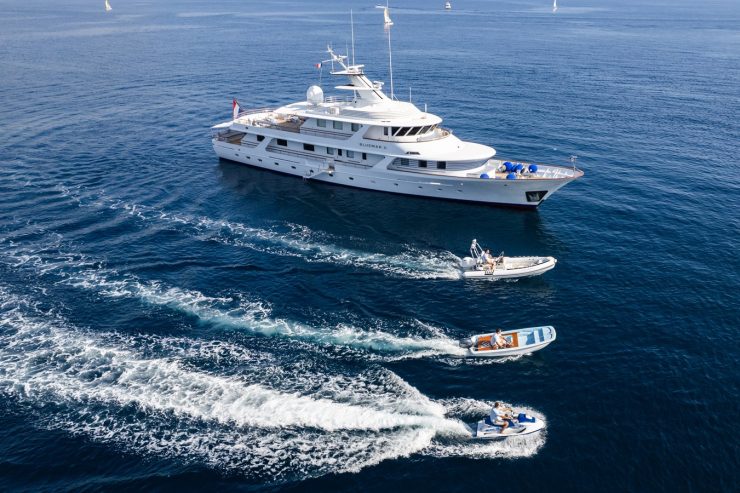 BLUEMAR II | 1978 38.5m (126’3″) Classic Luxury Motor Yacht built by Dutch shipyard FEADSHIP