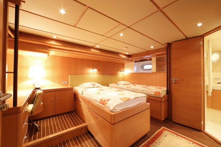 CHARISMA NOVA | 2006 24.32m (79′9″) Luxury World Cruising Aluminium Sail Yacht built by Dutch shipyard JONGERT