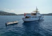 CLASSIC 40M BENETTI | 1970 39.5m (129’8″) Luxury Tri-Deck Steel Motor Yacht built by Italian shipyard BENETTI