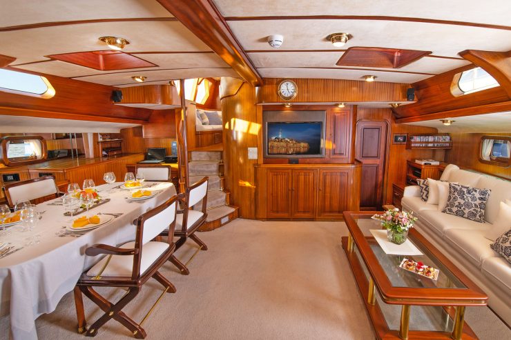 FREE WINGS | 1984 29.86m (97’11’) Classic World Cruising Ketch Sail Yacht built by New Zealand shipyard Thackwray