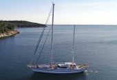 FREE WINGS | 1984 29.86m (97’11’) Classic World Cruising Ketch Sail Yacht built by New Zealand shipyard Thackwray