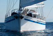 FREE WINGS | 1984 29.86m (97’11’) Classic World Cruising Ketch Sail Yacht built by New Zealand shipyard Thackwray