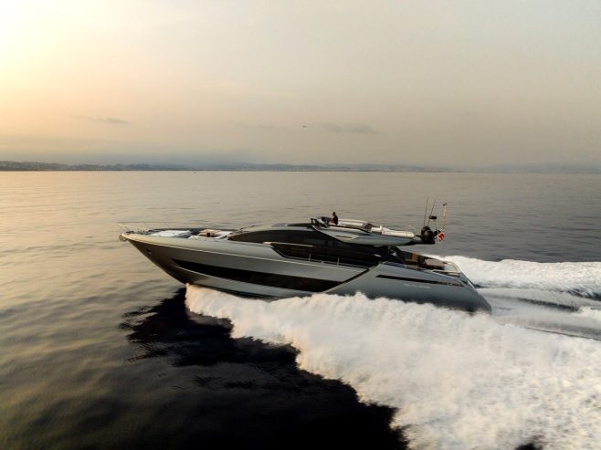 GECUA | 2021 26.84m (88ft) Luxury Performance Sport Motor Yacht built by Italian shipyard RIVA