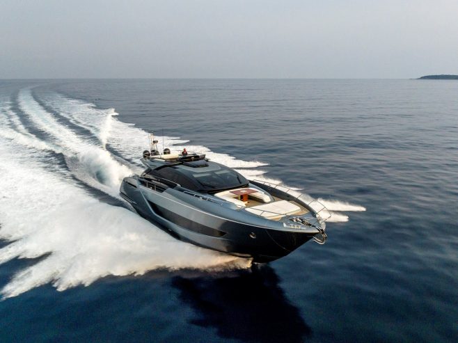 GECUA | 2021 26.84m (88ft) Luxury Performance Sport Motor Yacht built by Italian shipyard RIVA