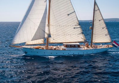 IDUNA-1939-33.26m-109ft-Classic-Sail-Yacht-for-sale-YachtDealz17