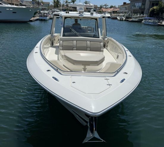 INTUITION | 2020 12.8m (42ft) Boston Whaler 420 Outrage Center Console Sportfisher Motor Yacht