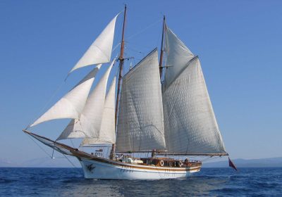 LA-MAIA-1956-32.5m-102.63ft-Classic-Sail-Yacht-for-sale-YachtDealz2