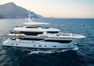 LADY-CAROLINE-2019-33.53m-110ft-Explorer-Motor-Yacht-for-sale-YachtDealz1