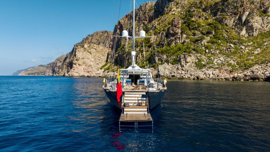 LADY M | 2006 38.9m (127’7″) Dubois design Luxury Aluminium Sailing Yacht built by NZ shipyard Fitzroy Yachts