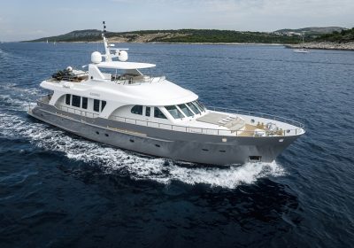 NASHIRA-2005-27.75m-91ft-Motor-Yacht-for-sale-YachtDealz21