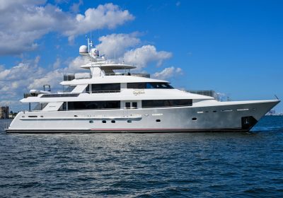 SARABETH-2013-130-WESTPORT-Motor-Yacht-For-Sale-YachtDealz1