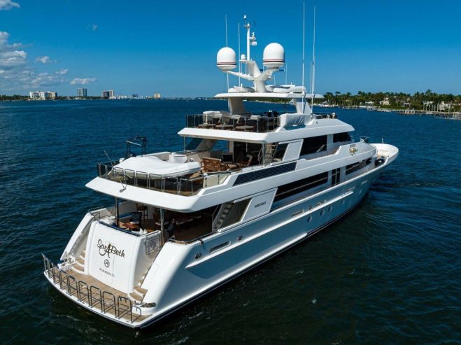 SARABETH | 2013 39.62m (130ft) Luxury Tri-Deck Motor Yacht built by American shipyard WESTPORT