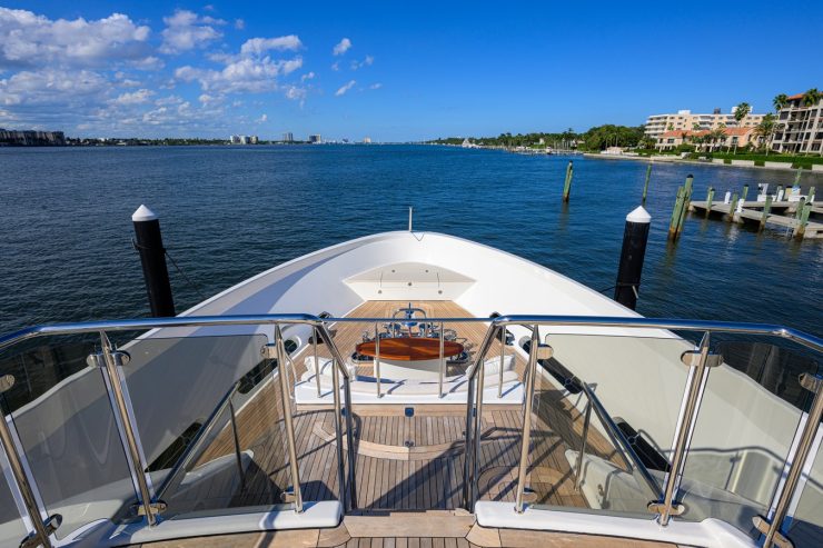 SARABETH | 2013 39.62m (130ft) Luxury Tri-Deck Motor Yacht built by American shipyard WESTPORT