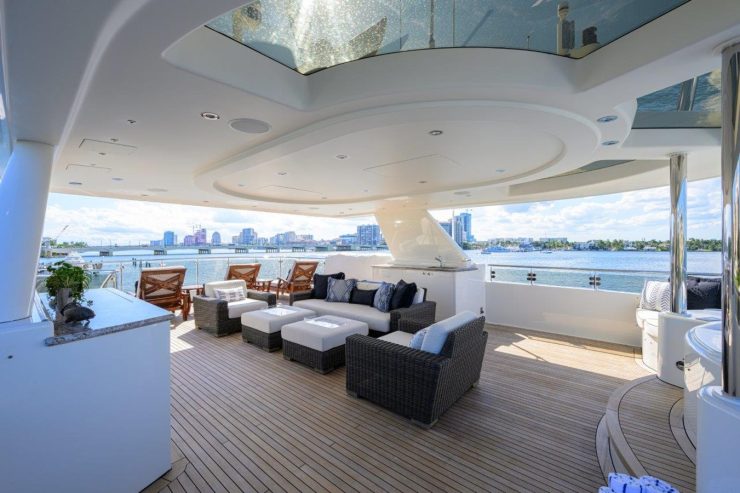 SARABETH | 2013 39.62m (130ft) Luxury Tri-Deck Motor Yacht built by American shipyard WESTPORT