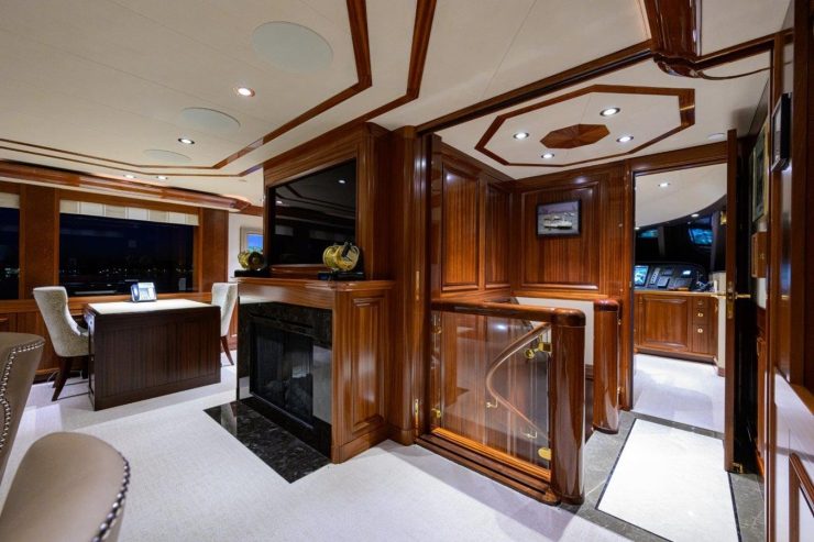 SARABETH | 2013 39.62m (130ft) Luxury Tri-Deck Motor Yacht built by American shipyard WESTPORT