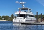 TUFF SHIP | 2006 30m (98’5″) Luxury Flybridge Motor Yacht built by American shipyard HARGRAVE CUSTOM YACHTS