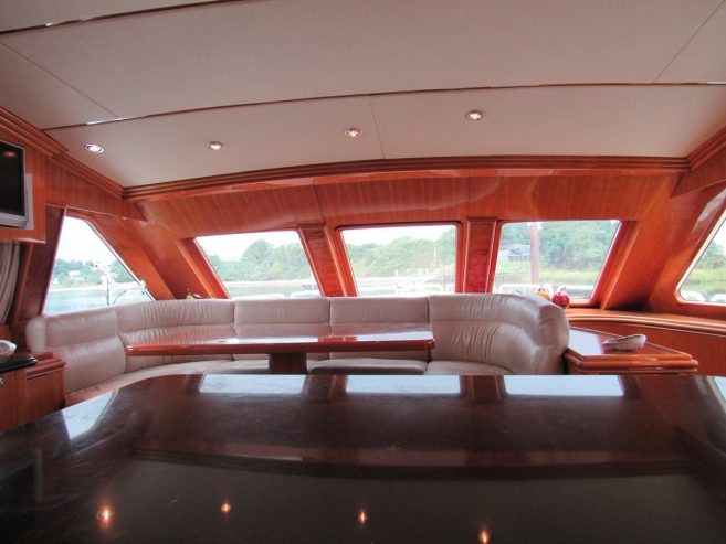 TUFF SHIP | 2006 30m (98’5″) Luxury Flybridge Motor Yacht built by American shipyard HARGRAVE CUSTOM YACHTS