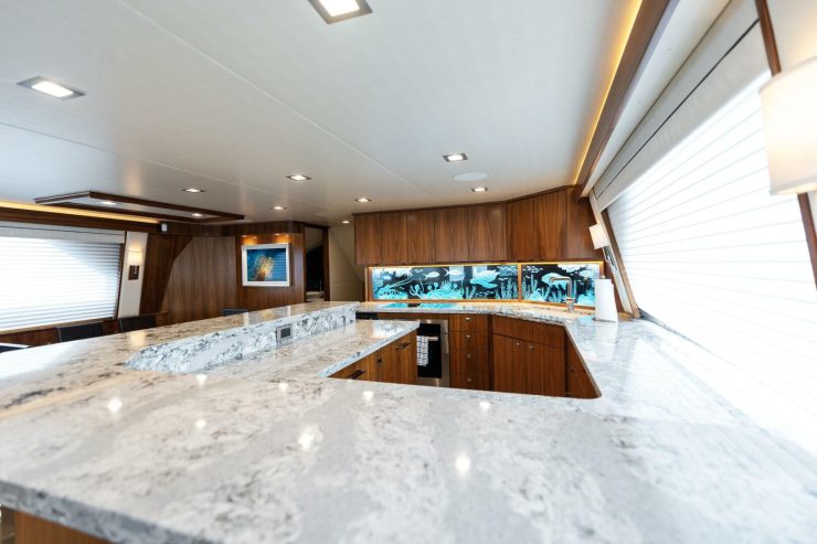 WORK OF ART | 2016 28.42m (93’3″) Enclosed Bridge Convertible Sportfisher Motor Yacht built by American shipyard VIKING