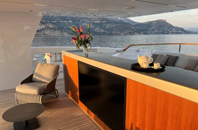 CROCUS | 2021 48m (157’6″) Luxury Aluminium Motor Yacht from Italian shipyard ADMIRAL YACHTS