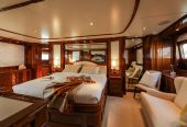 DXB | 2003 34.95m (114.64ft) Luxury Tri-Deck Motor Yacht built by Italian shipyard Benetti