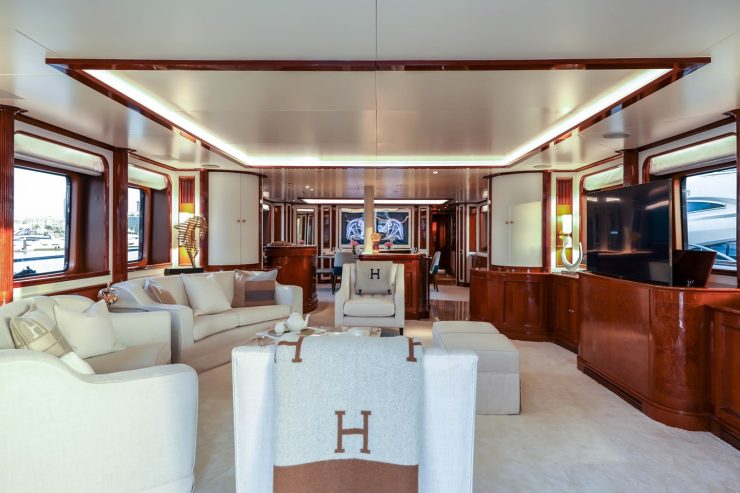 DXB | 2003 34.95m (114.64ft) Luxury Tri-Deck Motor Yacht built by Italian shipyard Benetti