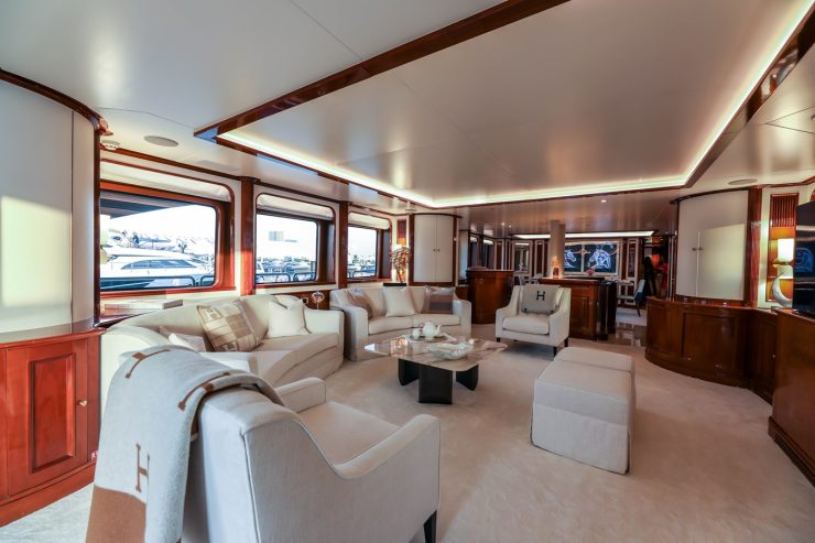 DXB | 2003 34.95m (114.64ft) Luxury Tri-Deck Motor Yacht built by Italian shipyard Benetti