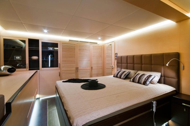 IPHARRA | 2009 102ft (31m) Luxury Sunreef Catamaran Sailing Yacht