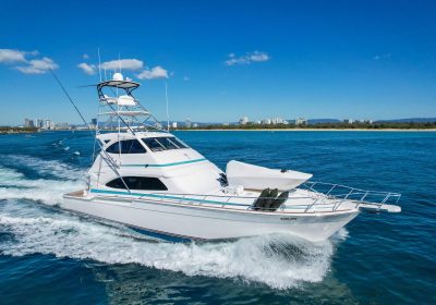 ISLAND-KAI-2006-20.35m-66ft-9in-BERTRAM-630-ENCLOSED-BRIDGE-SPORTFISH-MOTOR-YACHT-for-sale_YachtDealz1