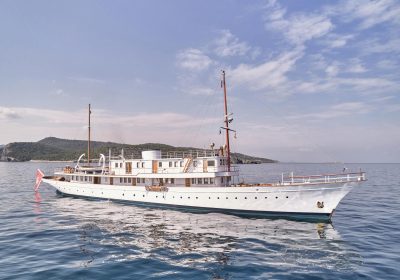 MADIZ-1902-55.40m-200ft-Classic-Motor-Yacht-for-sale_YachtDealz2