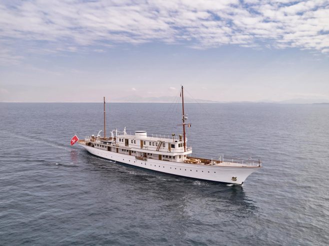 MADIZ | 1902 55.40m (200ft) Classic Motor Yacht built by Scottish shipyard Ailsa Shipbuilding