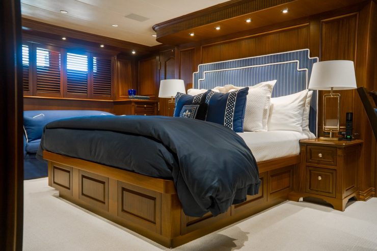 SHARON LEE | 2001 32m (105ft) Luxury Motor Yacht built by American shipyard Burger Boat