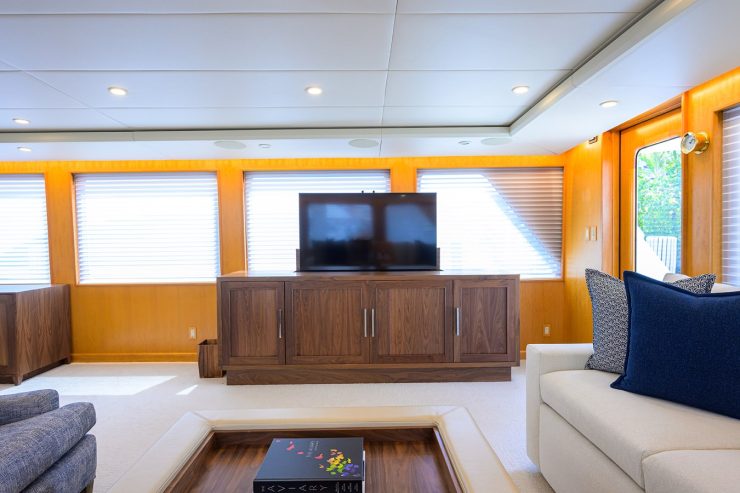 WORTHY | 2000 25.41m (84.98ft) Raised Pilothouse Motor Yacht built by American shipyard Burger Boat