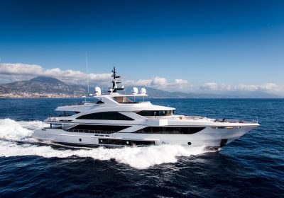 CHECKED-OUT-2020-43.10m-141.37ft-Majesty-140-Series-Motor-Yacht-for-sale_YachtDealz6