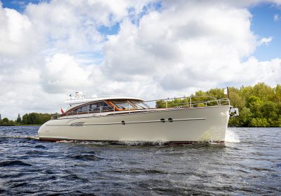 LADY-MARY-2012-15.6m-51.17ft-Mulder-Motor-Yacht-for-sale_YachtDealz1