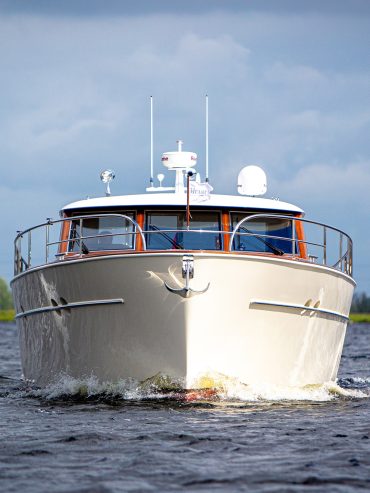 LADY MARY | 2012 15.6m (51.17ft) Vripack design Aluminium Motor Yacht built by Dutch shipyard Mulder