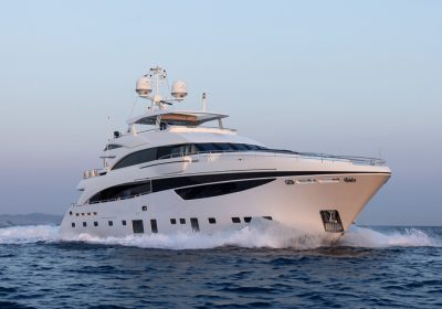 MIRAGE-IV-2017-40.16m-131.72ft-Princess-40-Motor-Yacht-for-sale_YachtDealz1