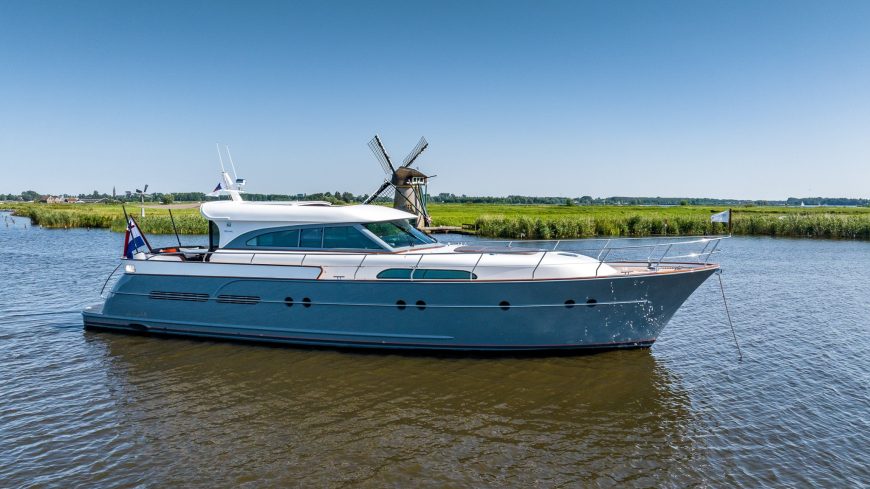 OYSTER | 2005 18.1m (59.37ft) Vripack design Luxury Aluminium Motor Yacht built by Dutch shipyard Mulder