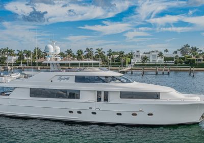 SPIRIT-2010-34m-111.52ft-Westport-Motor-Yacht-for-sale_YachtDealz8