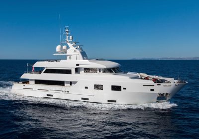 TOMMY-BELLE-2011-37.5m-123ft-Lubeck-Motor-Yacht-for-sale_YachtDealz9