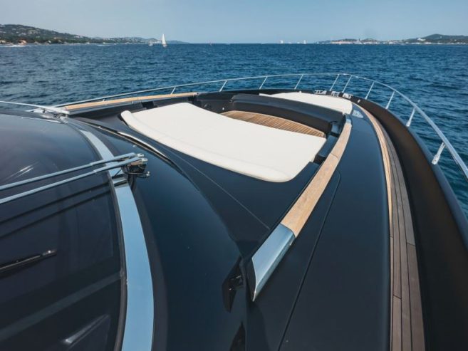 DR NO | 2021 23.10m (75.77ft) RIVA 76 BAHAMAS Convertible Fast Luxury Motor Yacht