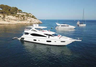 EXIMIUS-2011-26.88m-88.17ft-Sunseeker-88-Flybridge-Motor-Yacht-for-sale_YachtDealz10