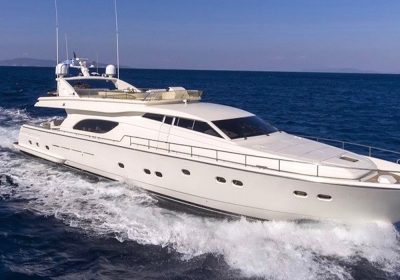 LAZY-DAYS-2002-24.38m-79.97ft-Ferretti-Motor-Yacht-for-sale_YachtDealz16