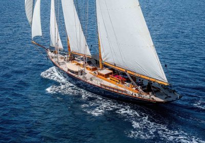 MARIETTE-OF-1915-38m-124.64ft-Herreshoff-Schooner-Sailing-Yacht-for-sale_YachtDealz28