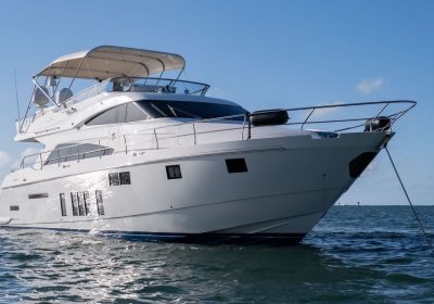 SEA-CHANGE-2013-20.39m-66.88ft-FAIRLINE-Squadron-65-Motor-Yacht-for-sale_YachtDealz6