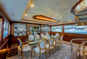 WILDE WHALE | 1993 35.85m (117.59ft) Luxury Tri-Deck Motor Yacht built by American shipyard HATTERAS